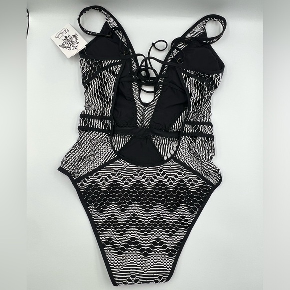 BECCA Black and White One Piece Swimsuit - Picture 3 of 9